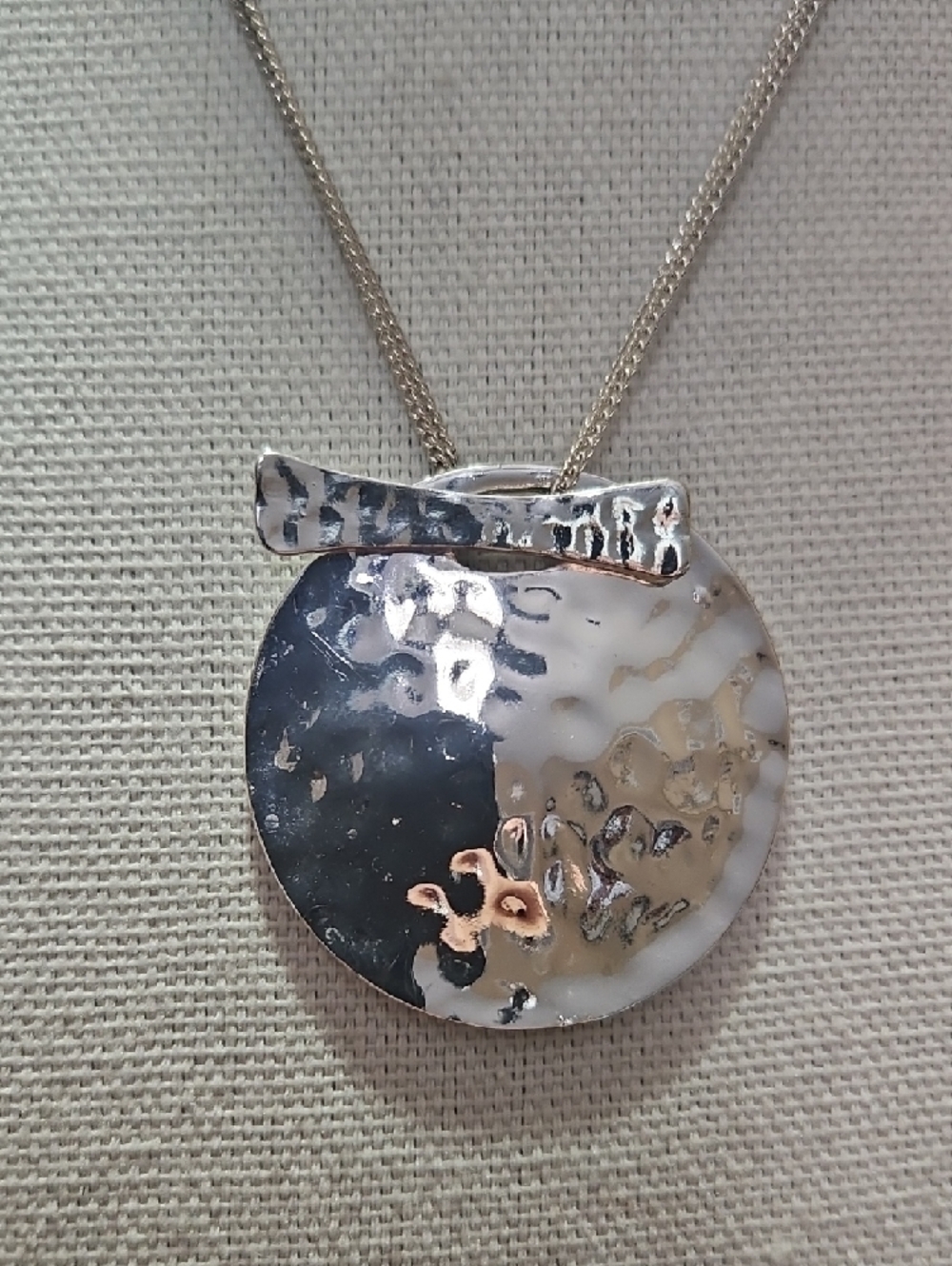 ALM Soho Silver and Hammered Disc Necklace With Unique Crossbar Attachment
